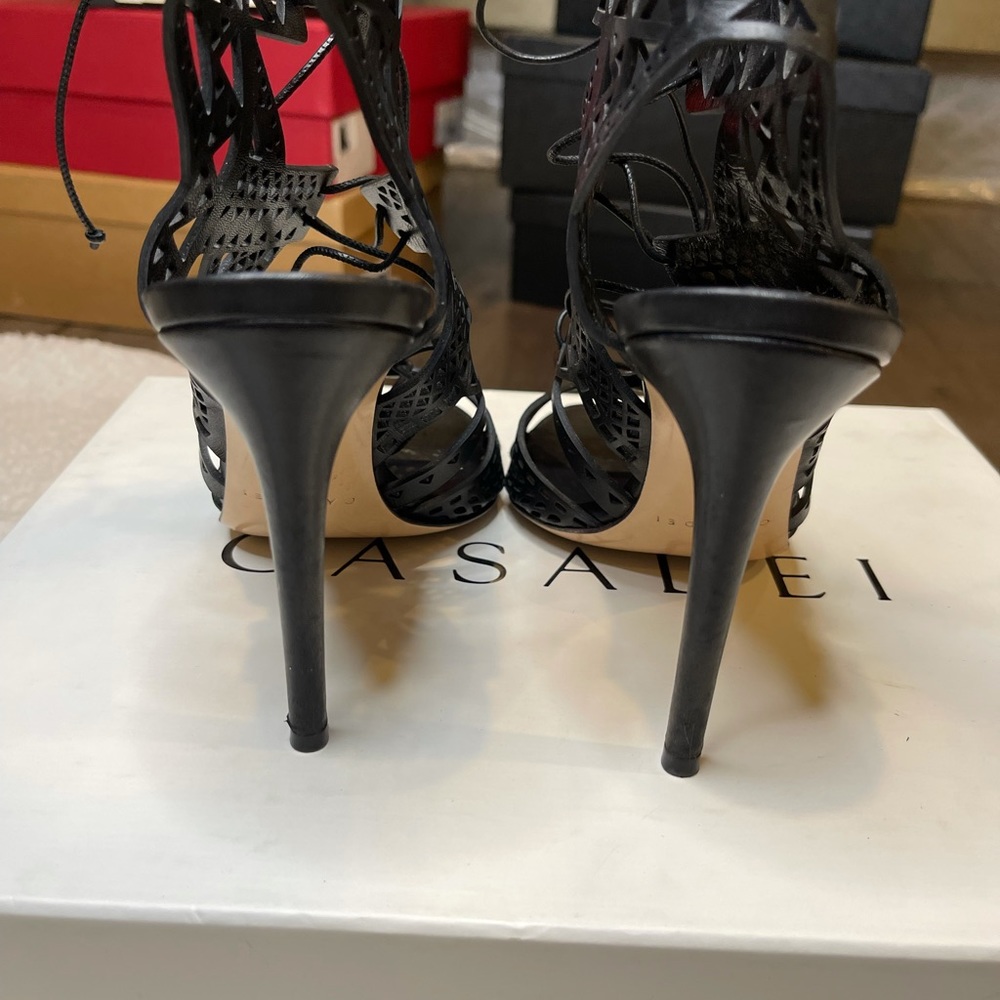Heels - Picture 6 of 6